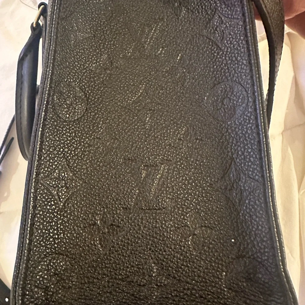 Authentic Louis Vuitton Monogram Empreinte onyx bag.  Gently used for one month🩷 - Picture 11 of 16
